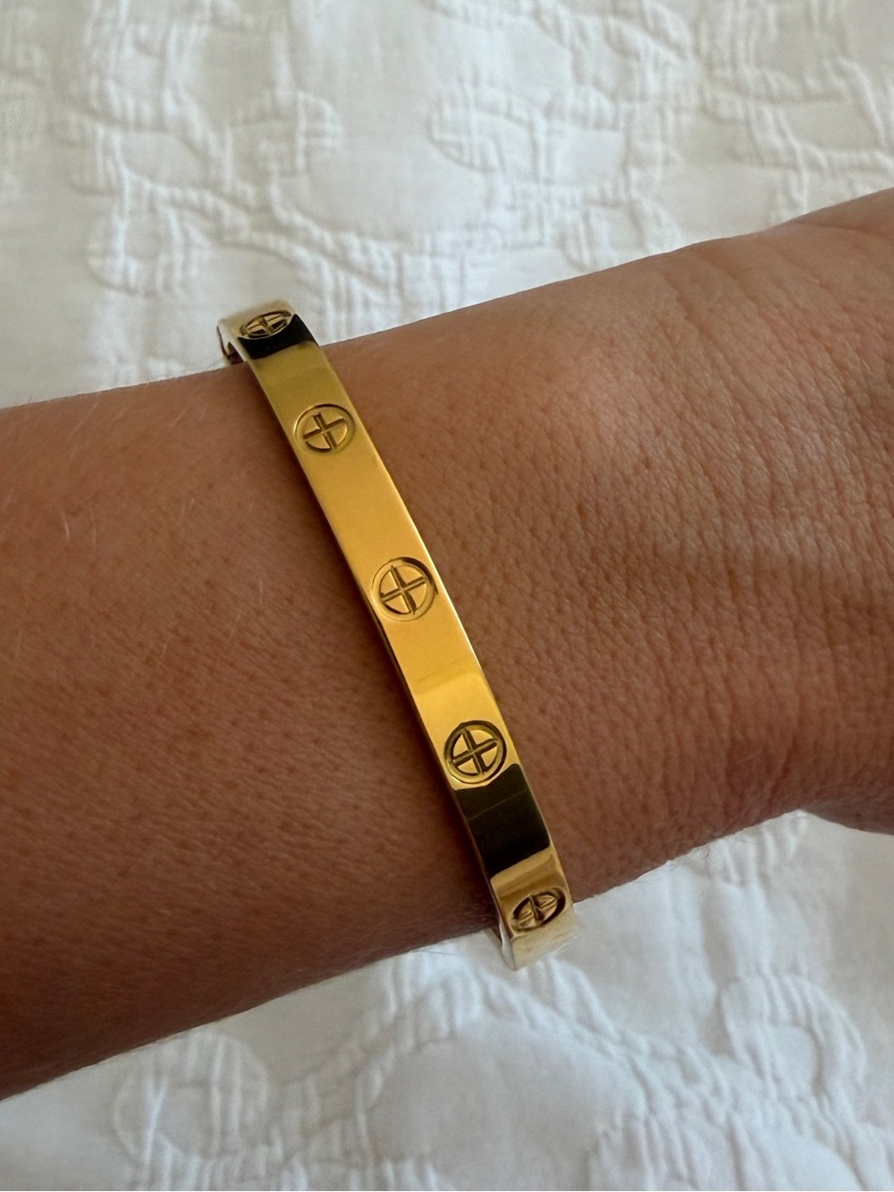 Bangle bracelet